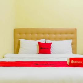 RedDoorz Syariah @ Puri Kalijaga Street, hotel in Cirebon