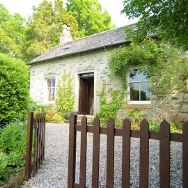 Springburn Cottage, Hotel in Strachur
