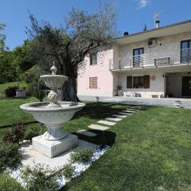 Il Villino Agriturismo B&B: Belforte del Chienti'de bir otel