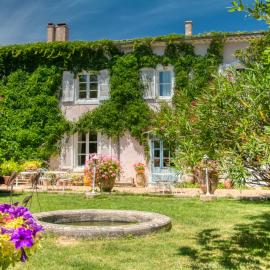 Mas d'Escattes, hotel in Nîmes