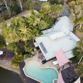 Colonial Village Resort, hotel in Hervey Bay