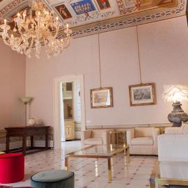 MarcheAmore - Stanze della Contessa, Luxury Flat with private courtyard