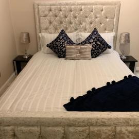 Dunfermline GF flat, 5 min walk to Train St. and High St., hotel a Dunfermline