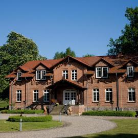 Gut Settin am See - Ferienhäuser, Hotel in Settin