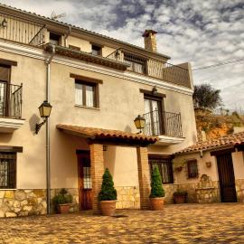 Alojamientos Rurales la Fuente, Hotel in Villalba de la Sierra