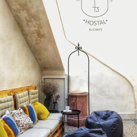 Hostel Numero Trece - Albergue Juvenil - FREE towels, coffee & tea, remote check-in: Alicante'de bir otel