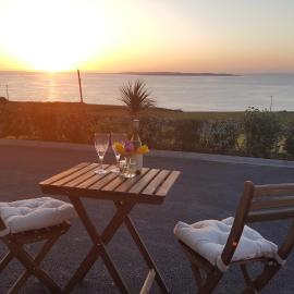 Blue Ocean Guest Suites: Doolin şehrinde bir otel