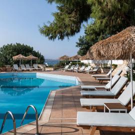 Alianthos Suites, hótel í Tersanas