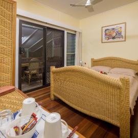 Tufi Resort, hotel i Tufi