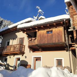 L'Abreny: Brusson şehrinde bir otel