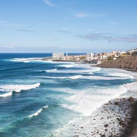 In Tenerife, luxury apartment overlooking the Atlantic, מלון בבאיאמר