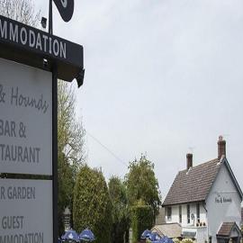 The Fox & Hounds, hotel a Wroughton