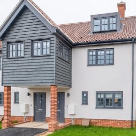5 Oakes Court