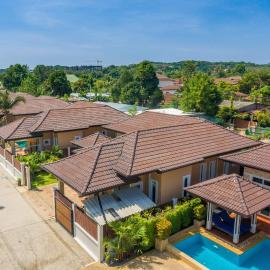 Rawai Private Villas - Pools and Garden, hotel in Rawai Beach