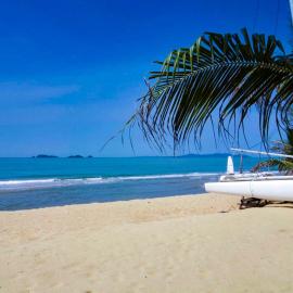 Natural Villas -Front Samet - Beach front 3BR with Pool, Hotel in Rayong