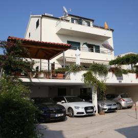 Apartments Plazibat