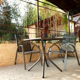 Slovac House with a garden and fireplace, hotel din Chişinău