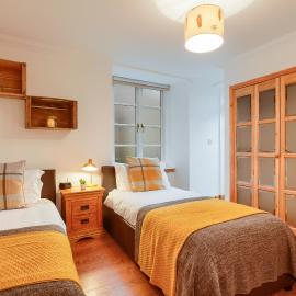 Dundas Flat, 1 bedroom, Comrie, hotel a Comrie