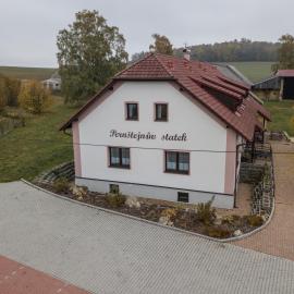 Pernštejnův statek, Hotel in Dívčí Kopy