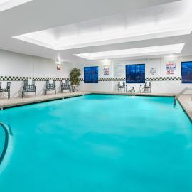 Holiday Inn & Suites Raleigh Cary by IHG, khách sạn ở Cary
