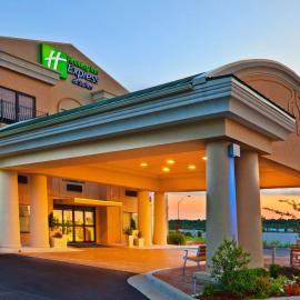 Holiday Inn Express Hotel & Suites Muskogee by IHG โรงแรมในมัสโคกี