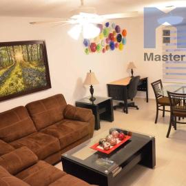 Moderna Suite Alberca Ubicadísima Av Bernardo Quintana 9A，Mendiola的飯店
