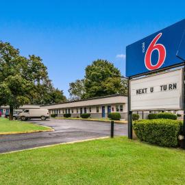 Motel 6-Tinton Falls, NJ, hotel sa Tinton Falls