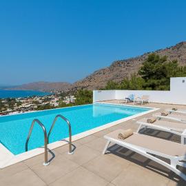 Villa Allegra with pool in Pefkos, Lindos area, готель у місті Пефкі, Родос