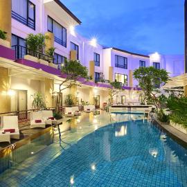 Kuta Central Park Hotel, хотел в Кута