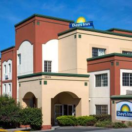 Days Inn by Wyndham Fremont，弗里蒙特的飯店