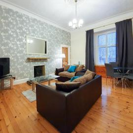 Linburn House Apartment