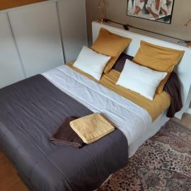 "NAMASTE" Chambre zen au calme, hotel in Saint-Jean-d'Aulps