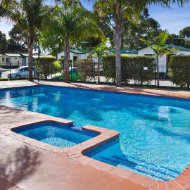 Sandhurst Motel, hotel sa Carrum Downs