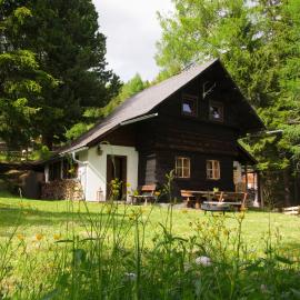 Falkert-Hütte „Beim Almöhi", hotel i Patergassen
