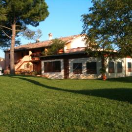 Agriturismo Casale il Gallo Bianco、Offagnaのホテル