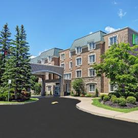 Holiday Inn Express Whitby Oshawa by IHG, хотел в Уитби