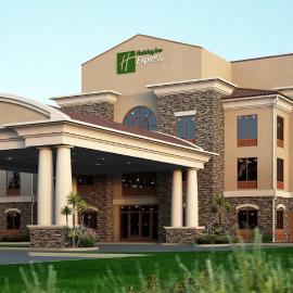 Holiday Inn Express & Suites - Redding by IHG，雷丁的飯店