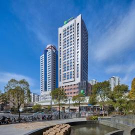 Holiday Inn Express Shanghai Zhenping by IHG, hotel en Shanghái
