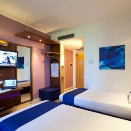 Holiday Inn Express Reggio Emilia by IHG，雷焦艾米利亞的飯店