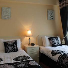 No 1 Leitrim Road, hotel in Carrick on Shannon