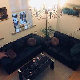 Centralt i Gentofte i 2 plan, ved S-Tog og busser, hotel in Gentofte