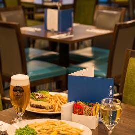 Holiday Inn Express London Heathrow T5 by IHG, hotel en Slough