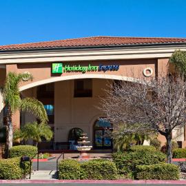 Holiday Inn Express Temecula by IHG，蒂梅丘拉的飯店