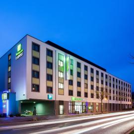 Holiday Inn Express Augsburg by IHG – hotel w Augsburgu