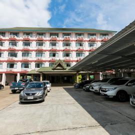 Tokyo Hotel, viešbutis mieste Ubonratčathanis