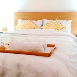 Amazing Modern Room 4 Min From The Tram, hotel a Jerusalem