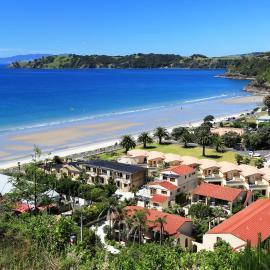 Onetangi Beach Apartments, hotel i Onetangi