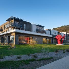 Domitys - Le Castel Du Val, hotel u gradu Pérignat-lès-Sarliève