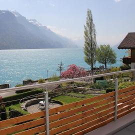 Heidi - Direct lake view, hotel in Brienz