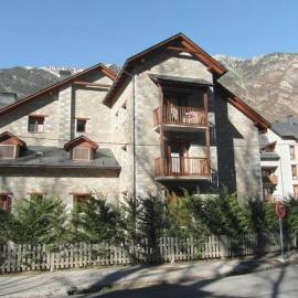 Duplex con vistas en Benasque, hotel em Benasque